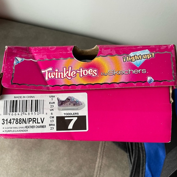 Toddler Twinkle toes shoes - Picture 2 of 3